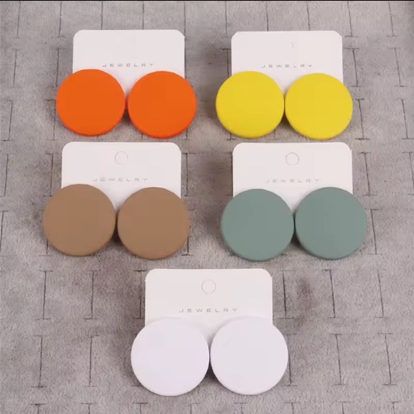 20-Pair Flat Circle Stud - Handmade Earrings - Picture 6 of 7